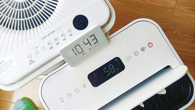 梅雨季房間濕氣重，除濕機(jī)快除濕